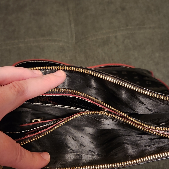 Arcadia Black Patent Leather Crossbody Bag - Picture 4 of 6